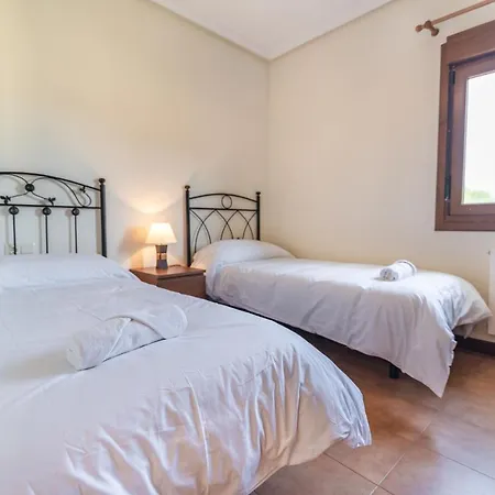 Apartamentos Privados Con Jardin Y Barbacoa Compartida En Laredo Exterior foto