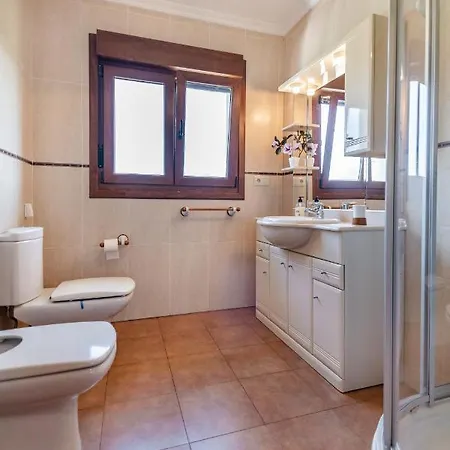 Apartamentos Privados Con Jardin Y Barbacoa Compartida En Laredo Exterior foto