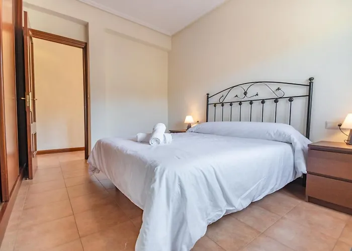 Apartamentos Privados Con Jardin Y Barbacoa Compartida En Laredo