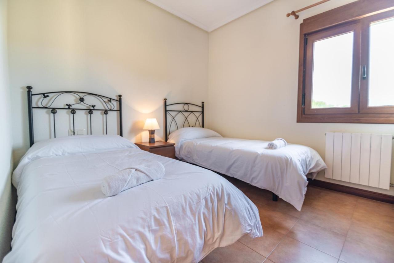 Apartament Privados Con Jardin Y Barbacoa Compartida En *