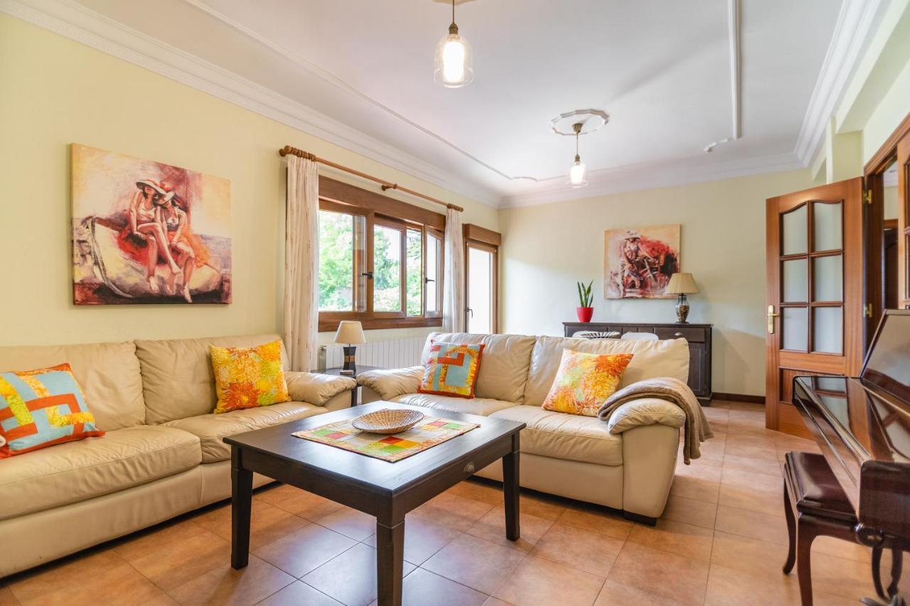 Privados Con Jardin Y Barbacoa Compartida En Apartament